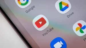 YouTube признал наличие 90-секундной неотключаемой рекламы, но назвал это ошибкой