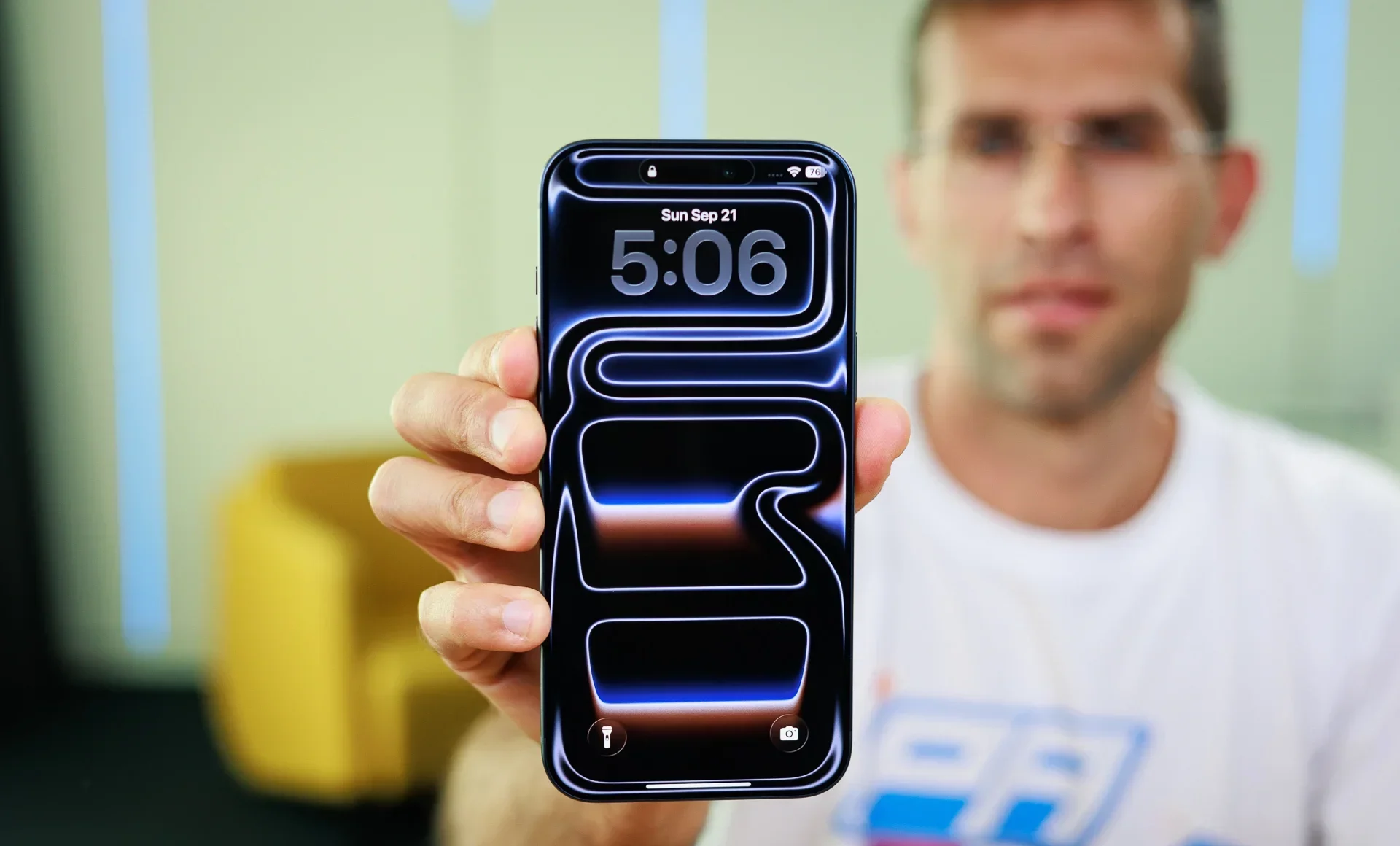 Новый модем iPhone 18 Pro важнее всякого ИИ | DGL.RU