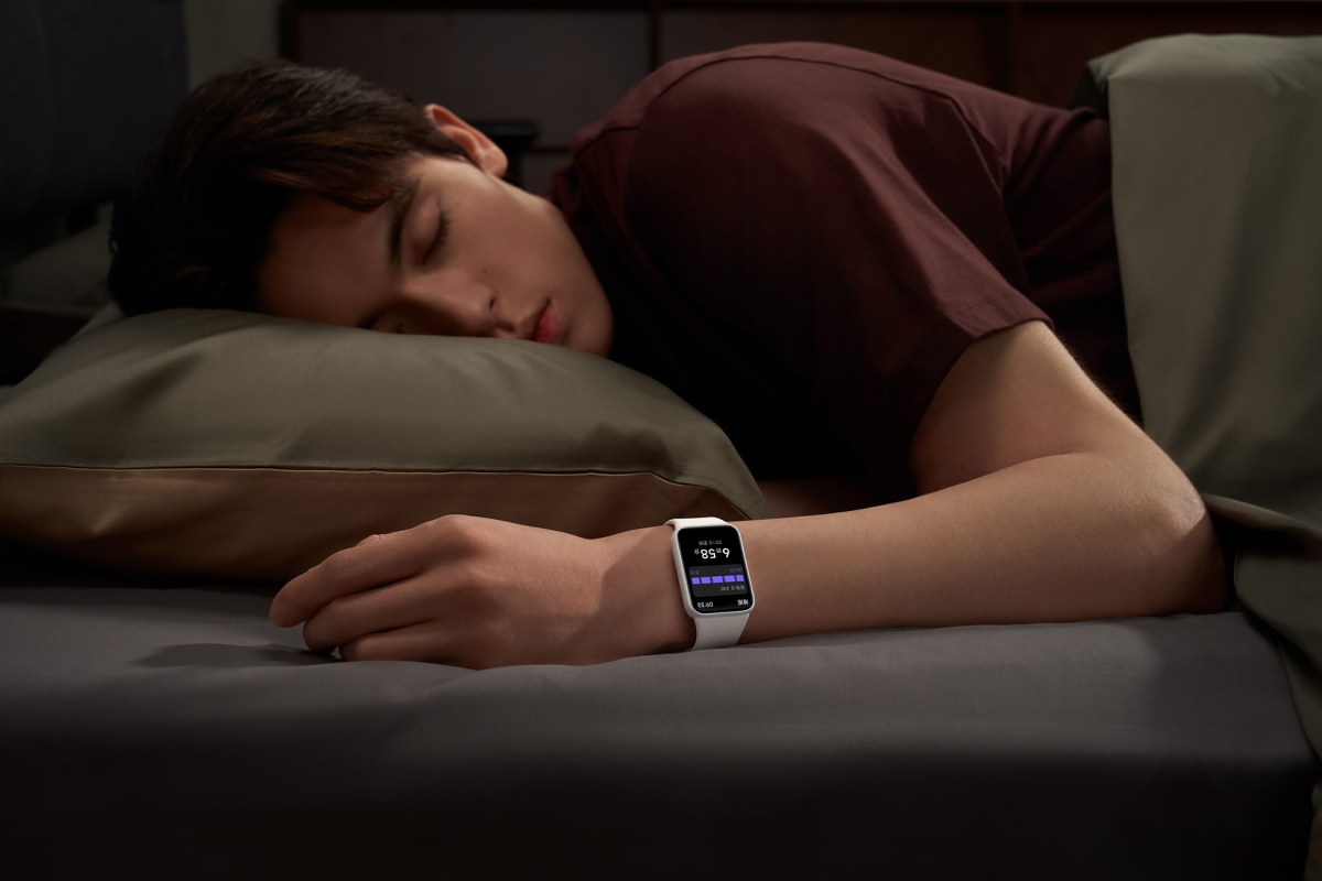 Xiaomi Band 10 Pro и «серьги» вместо наушников: гениальный прорыв или китайский мусор в красивой обертке? картинка Xiaomi Band 10 Pro и «серьги» вместо наушников: гениальный прорыв или очередной гаджет-инвалид?
