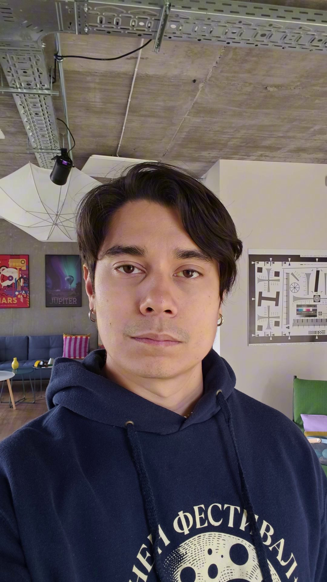Битва за селфи: почему бюджетники Samsung снимают не хуже флагманов vivo и Oppo картинка Galaxy A57 или vivo X300 Ultra: сравниваем видео со смартфонов | DGL.RU