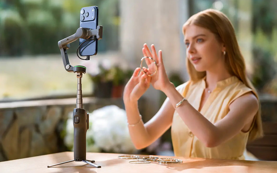 DJI выпускает новые гаджеты: от стабилизатора с пультом до камеры с зумом