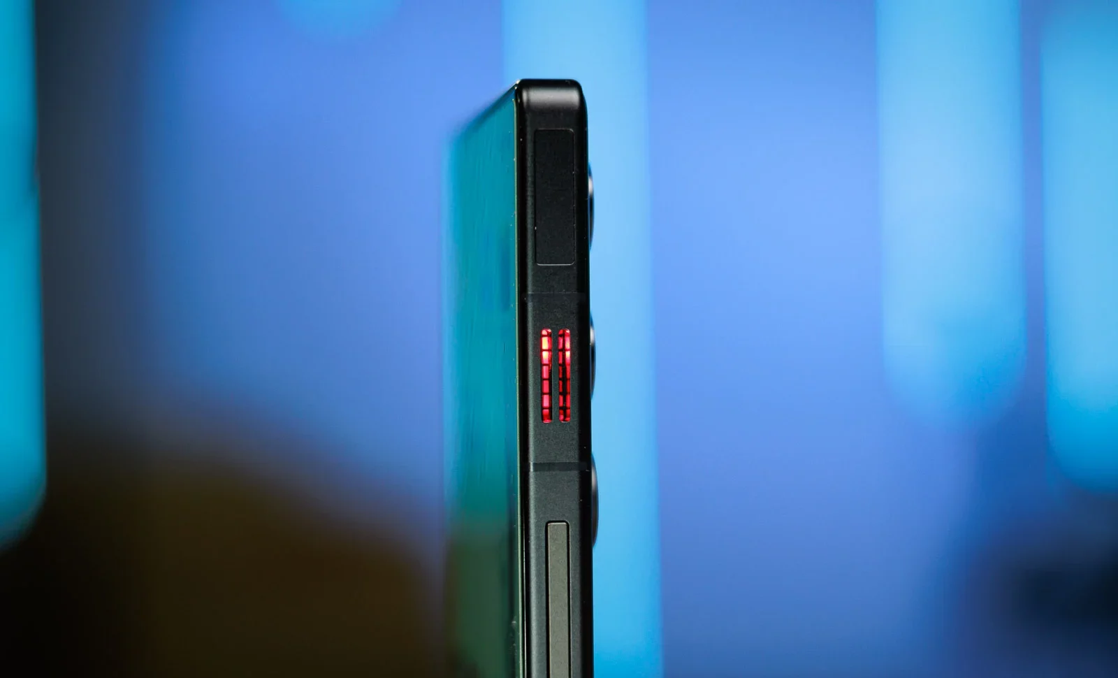 Galaxy S27: стоит ли ждать революцию и почему Samsung экономит на дисплеях картинка Samsung Galaxy S27: покупать аппарат или нет | DGL.RU