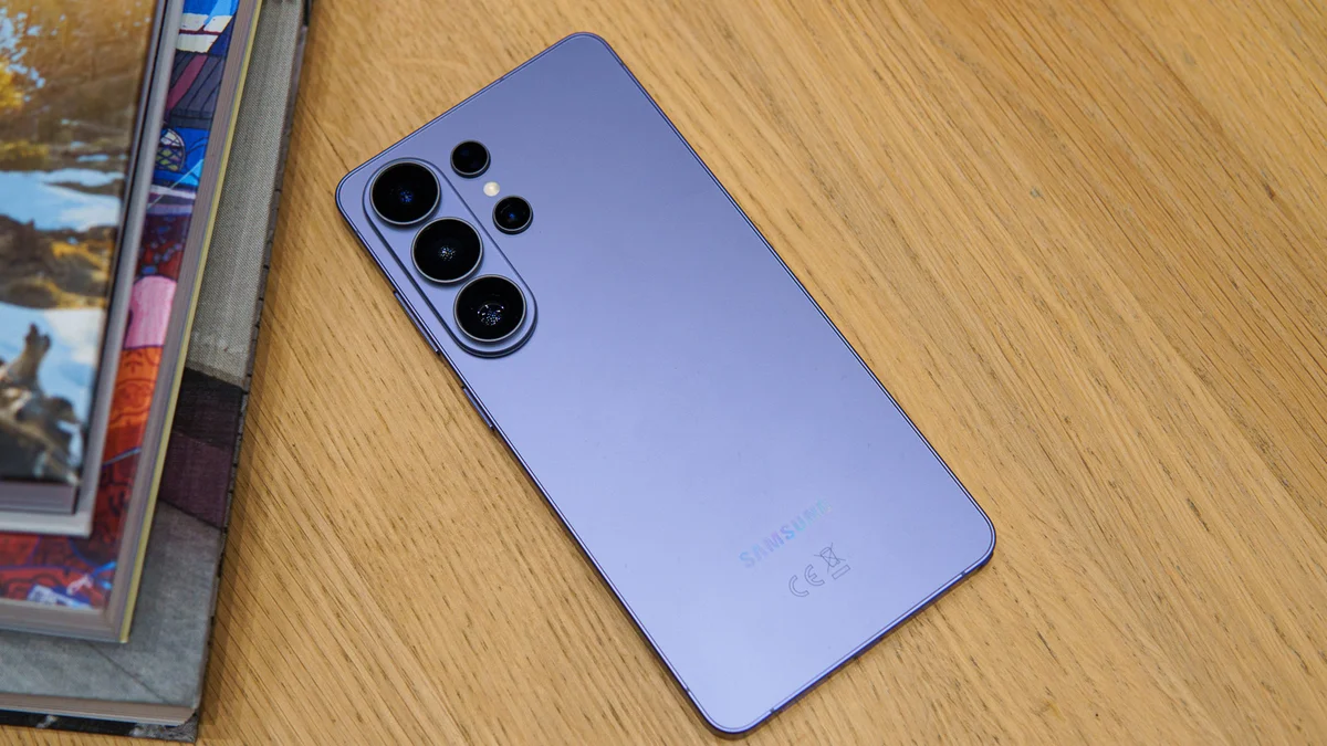 Samsung готовит убийцу собственного флагмана: почему Galaxy S27 Pro станет популярнее Ultra-версии
