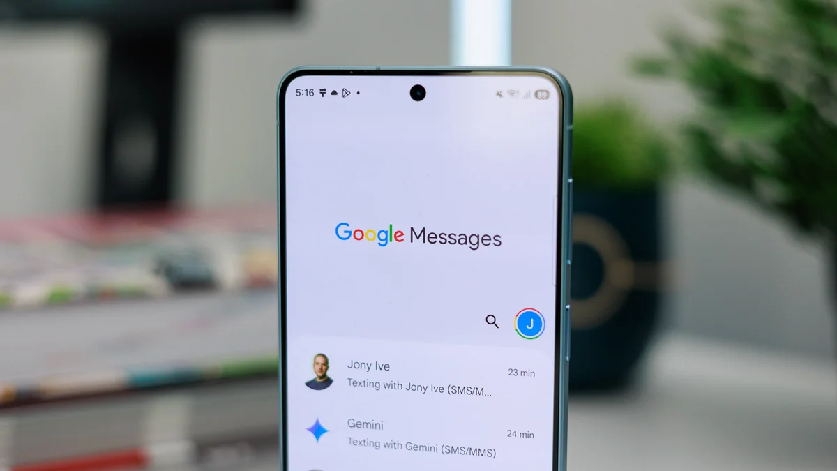 Google обновляет софт: чехарда с дизайном сообщений и долгожданный фикс в «Фото»