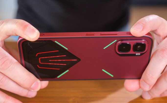 Распаковка Infinix GT 50 Pro: когда дизайн стоит дороже, чем вся начинка