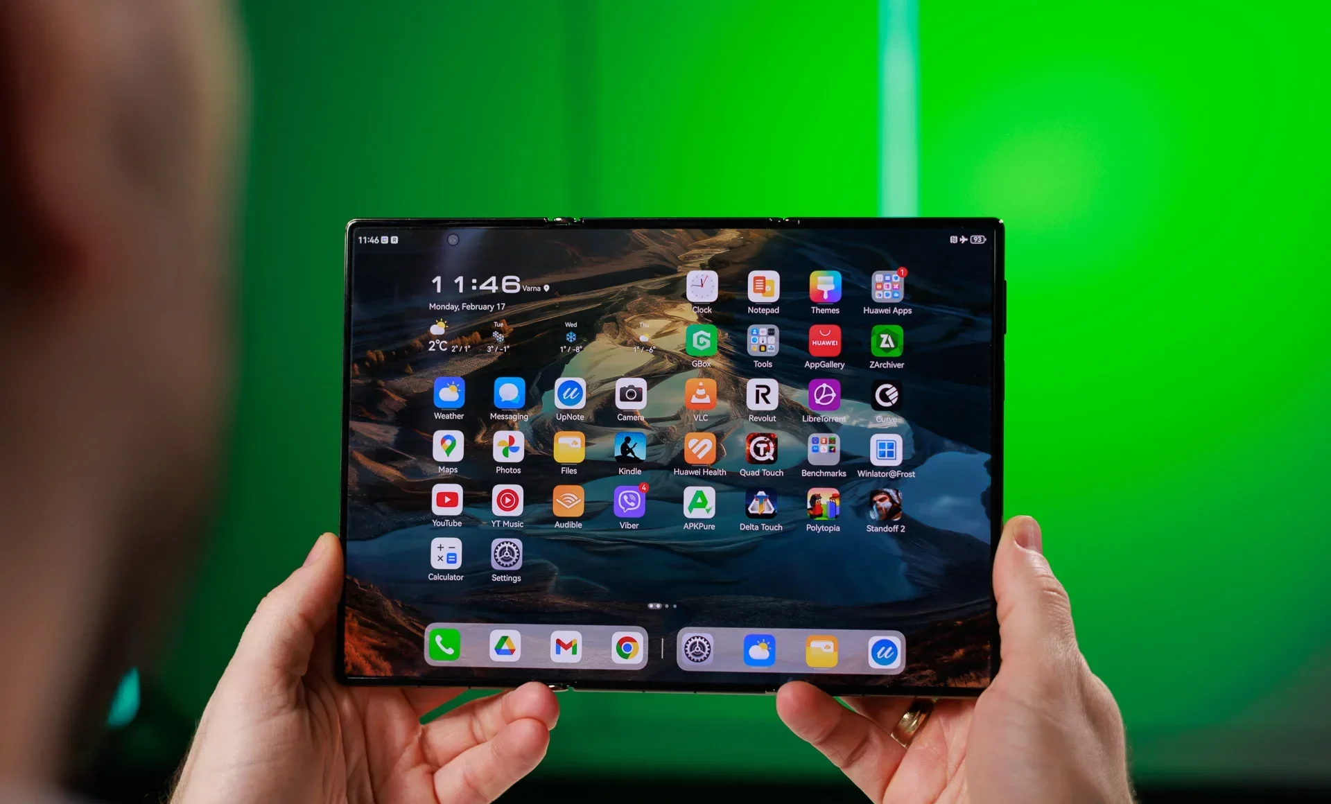 Смартфон Huawei Mate XT2: три экрана и риски | DGL.RU