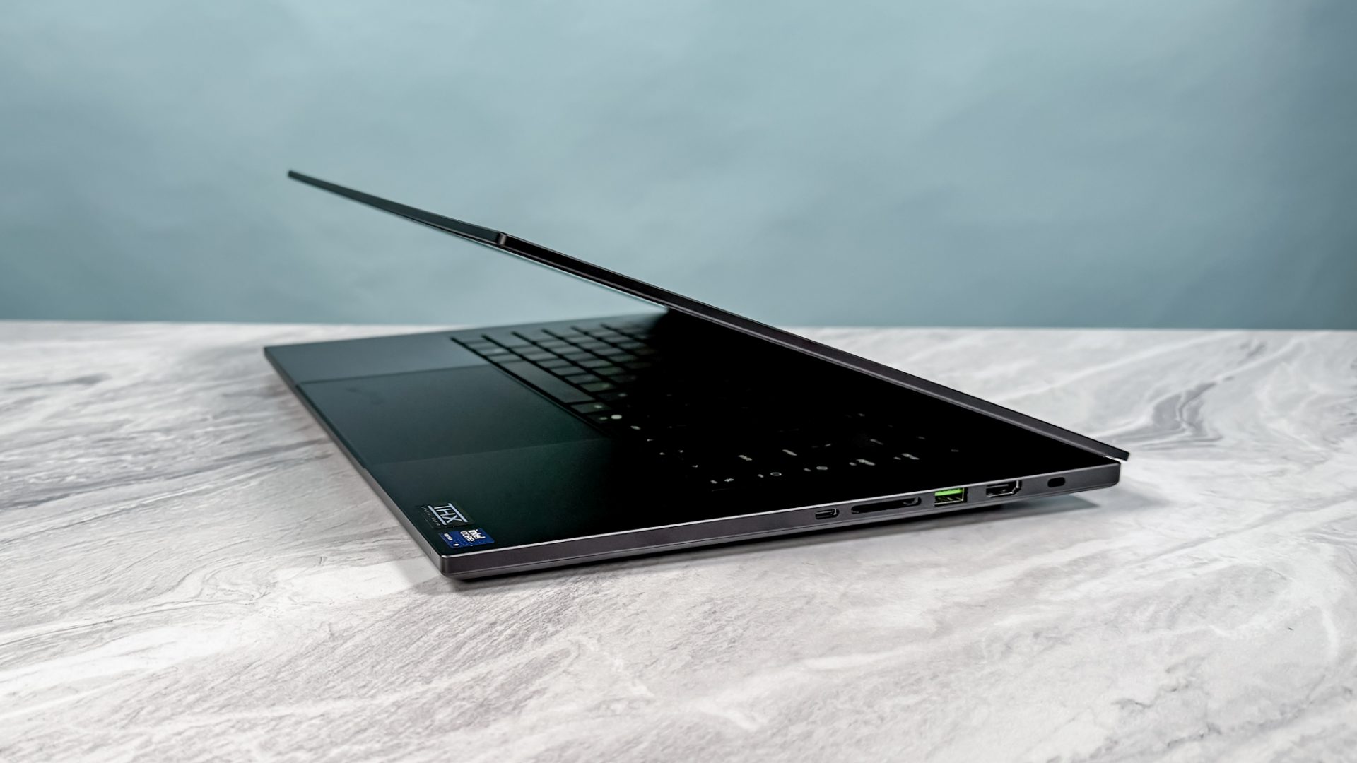 Обзор Razer Blade 16 (2026) — действительно мощный игровой ноутбук картинка Игровой ноутбук Razer Blade 16 удивил мощностью | DGL.RU