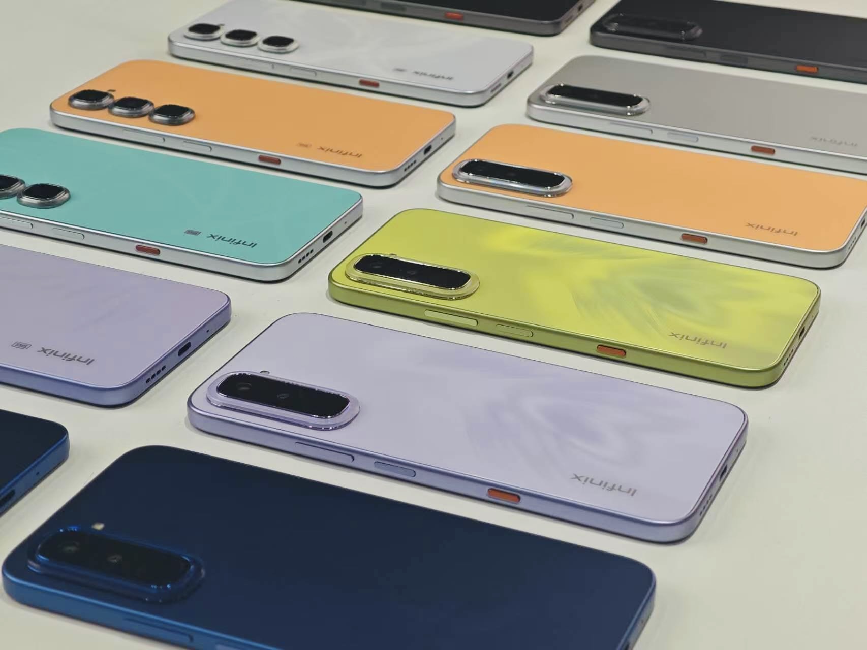 Infinix Hot 70: хамелеон с батареей на 6000 мАч и яркой подсветкой картинка Смартфон Infinix Hot 70: брать или нет? | DGL.RU
