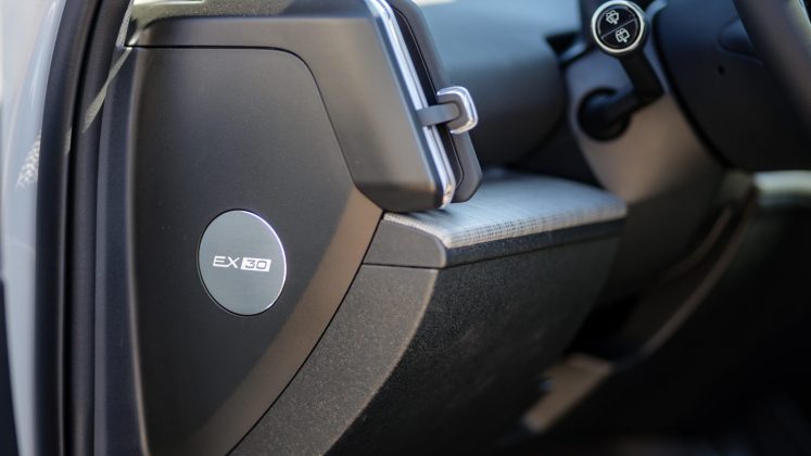 Электромобиль Volvo EX30 ultra удивил драйвом | DGL.RU