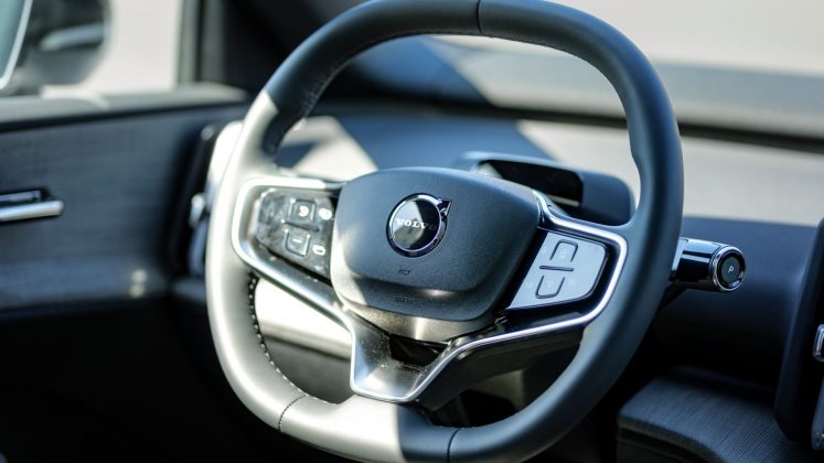 Электромобиль Volvo EX30 ultra удивил драйвом | DGL.RU