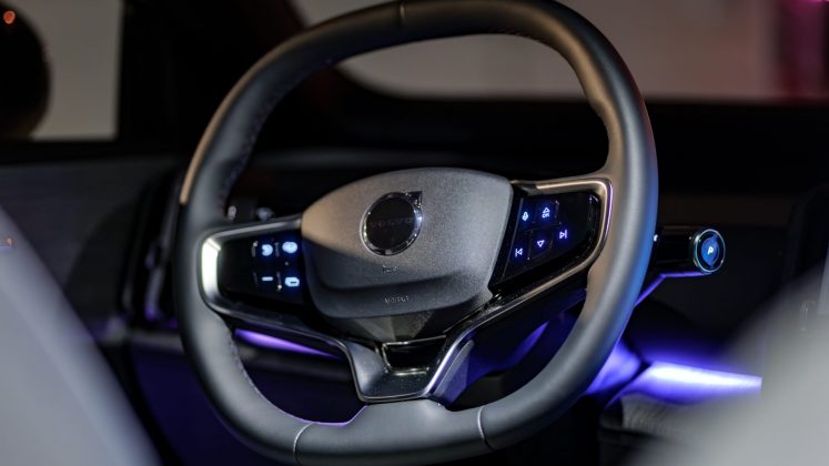 Электромобиль Volvo EX30 ultra удивил драйвом | DGL.RU