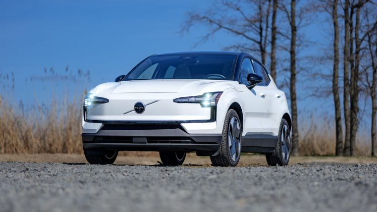 Электромобиль Volvo EX30 ultra удивил драйвом | DGL.RU