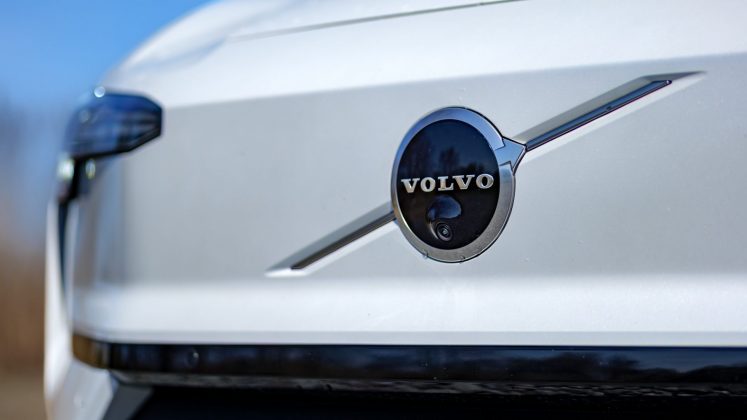 Электромобиль Volvo EX30 ultra удивил драйвом | DGL.RU