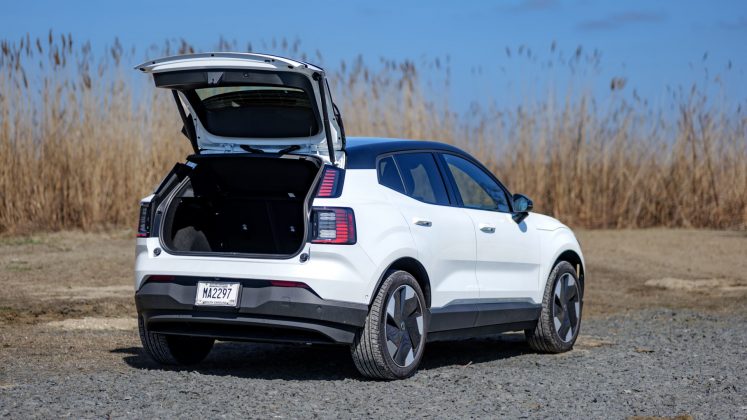 Электромобиль Volvo EX30 ultra удивил драйвом | DGL.RU