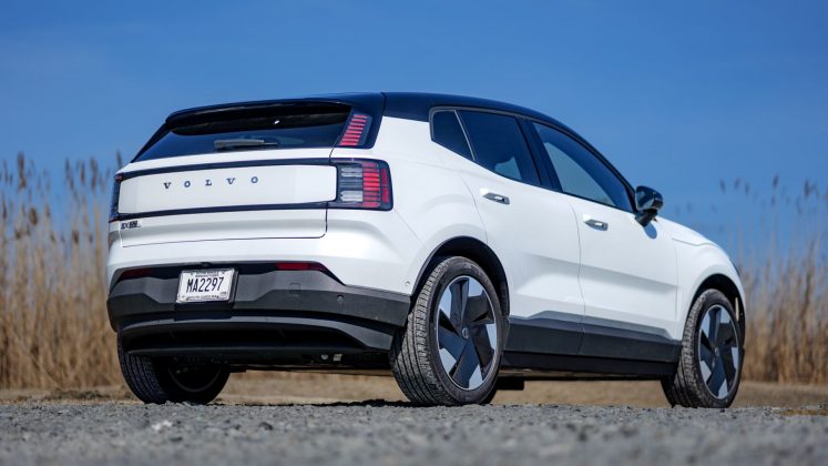Электромобиль Volvo EX30 ultra удивил драйвом | DGL.RU