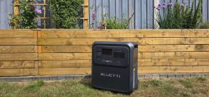 Обзор BLUETTI Elite 400 — пытается усидеть сразу на двух стульях