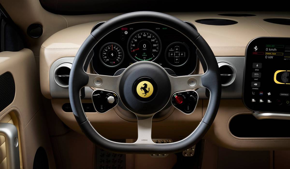 Как экраны от смартфонов Samsung спасают дизайн электрокара Ferrari Luce от засилья плоских планшетов картинка Экраны Samsung OLED спасли салон Ferrari | DGL.RU