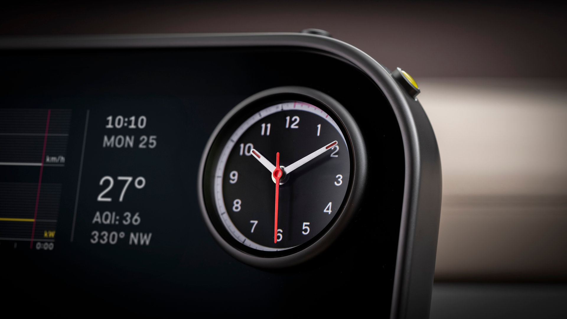 Как экраны от смартфонов Samsung спасают дизайн электрокара Ferrari Luce от засилья плоских планшетов картинка Экраны Samsung OLED спасли салон Ferrari | DGL.RU