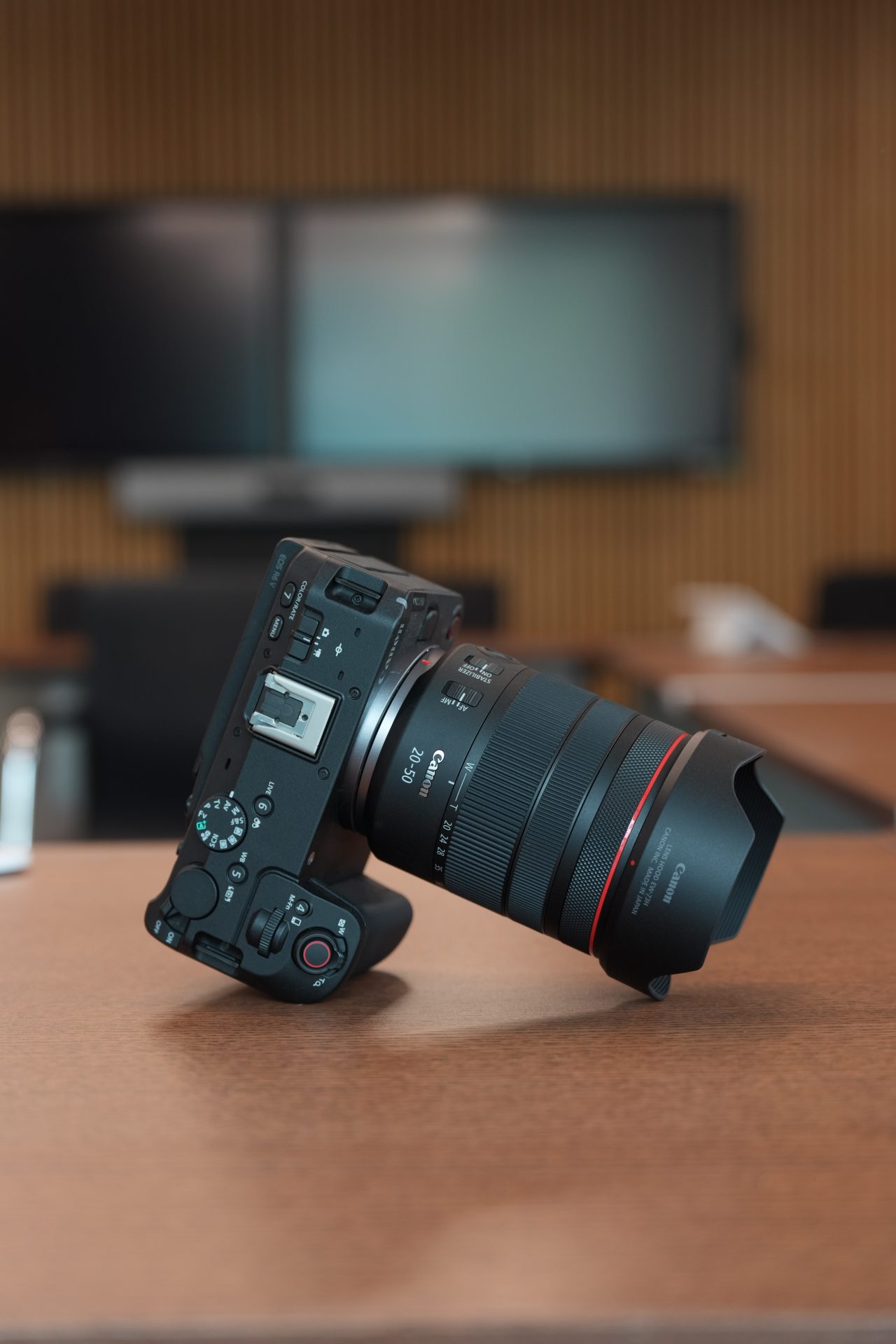 Обзор Canon EOS R6 V - Canon просто пошла по пути Apple картинка Камера Canon EOS R6 V получила 7K Open Gate | DGL.RU