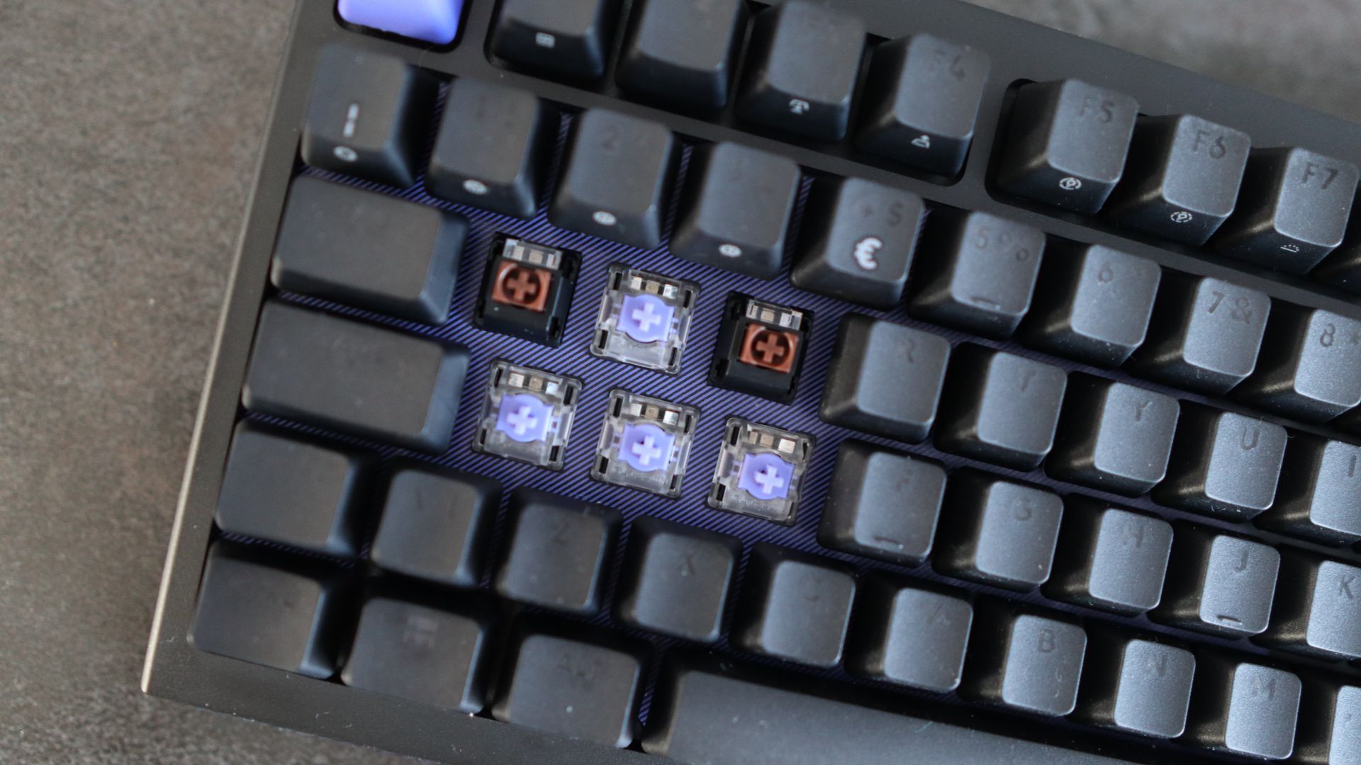 Обзор Logitech G512 X — две клавиатуры в одной