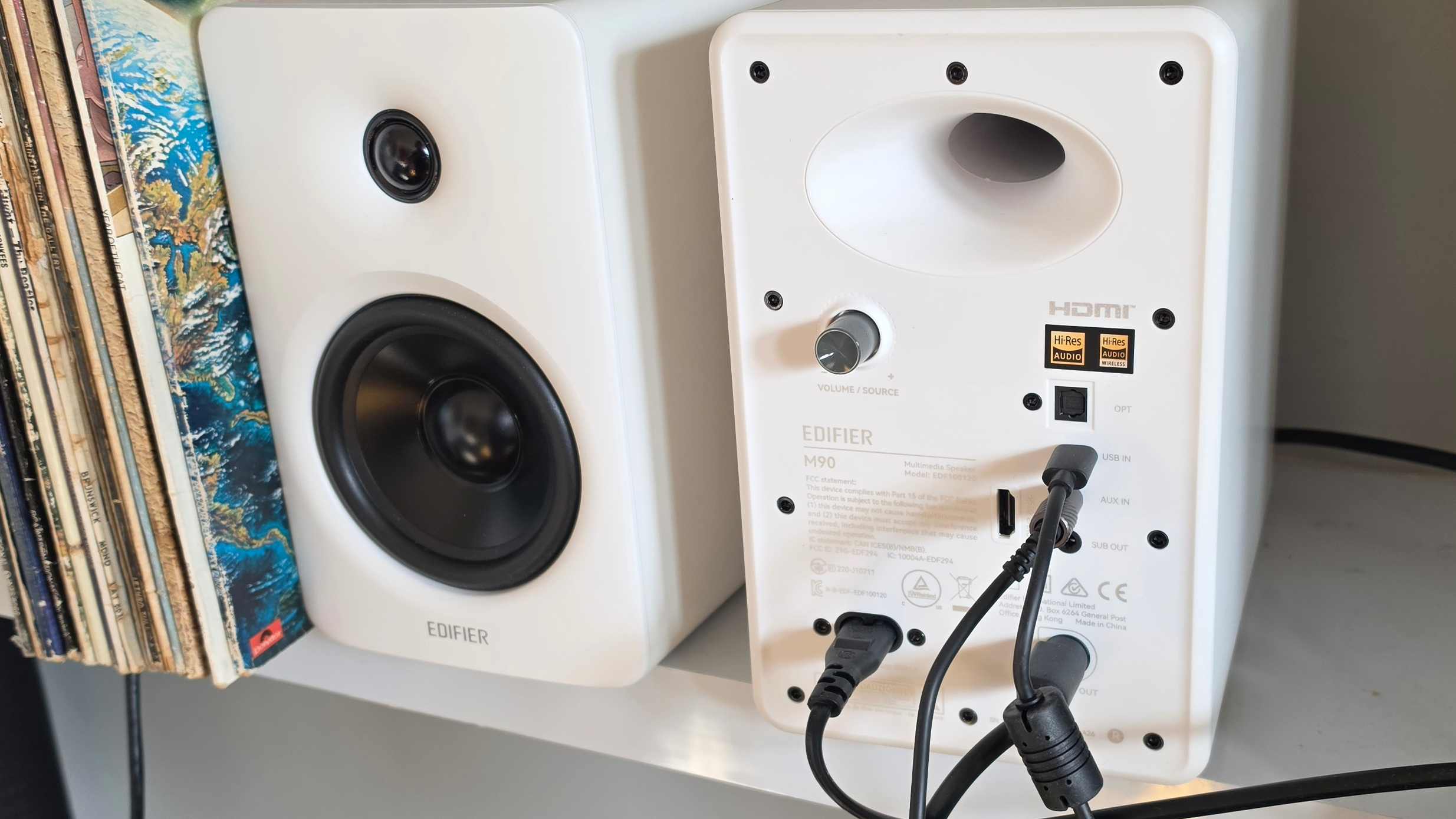 Обзор Edifier M90 в Москве - колонки в одночасье заменили компоненты моей Hi-Fi системы картинка Колонки Edifier M90 могут заменить саундбар | DGL.RU