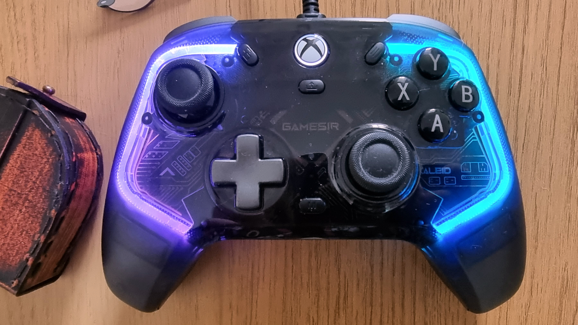 Лучшие контроллеры Xbox в 2026 году: геймпады от 8BitDo, GameSir, Asus и других производителей картинка Контроллеры Xbox GameSir и Asus: топ геймпадов | DGL.RU