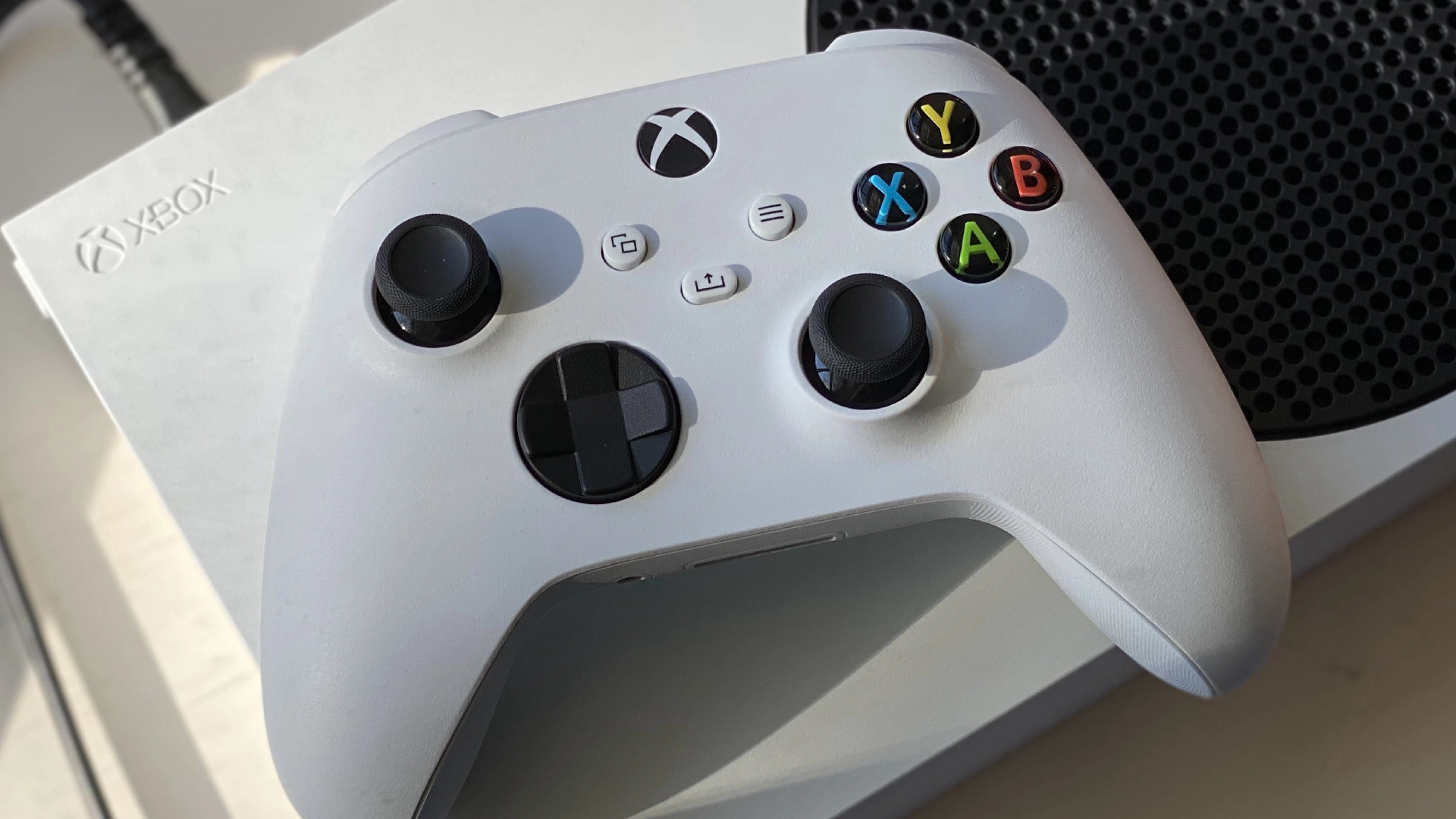 Лучшие контроллеры Xbox в 2026 году: геймпады от 8BitDo, GameSir, Asus и других производителей картинка Контроллеры Xbox GameSir и Asus: топ геймпадов | DGL.RU