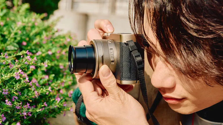 Fujifilm X100VI — это просто хайп. Встречайте новый Lumix L10, который уничтожает легенду