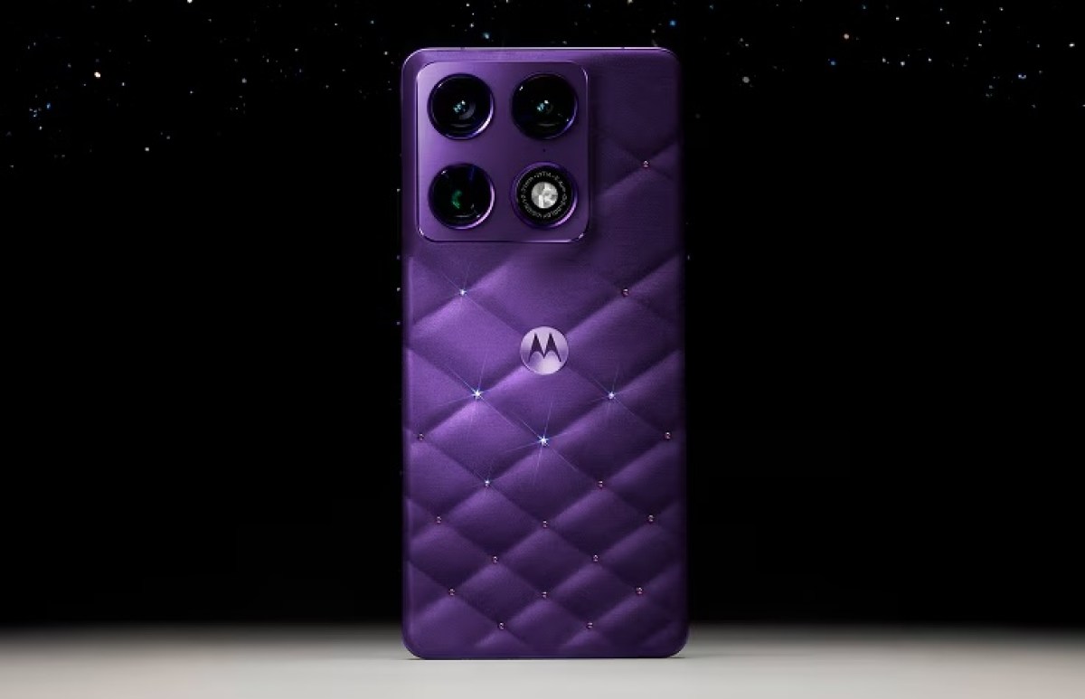 Блеск и нищета конкурентов: Motorola Signature в кристаллах Swarovski заставляет флагманы выглядеть дешевкой