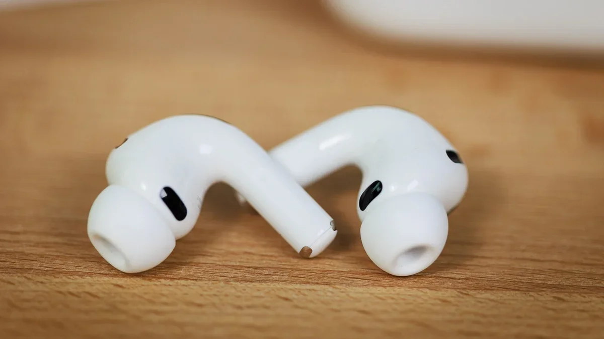 Наушники AirPods Ultra получат встроенные камеры | DGL.RU