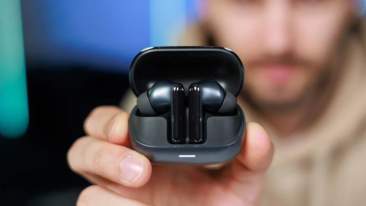 Наушники AirPods Ultra получат встроенные камеры | DGL.RU