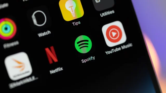 Новый дизайн Spotify: стоит ли уходить к Apple? | DGL.RU