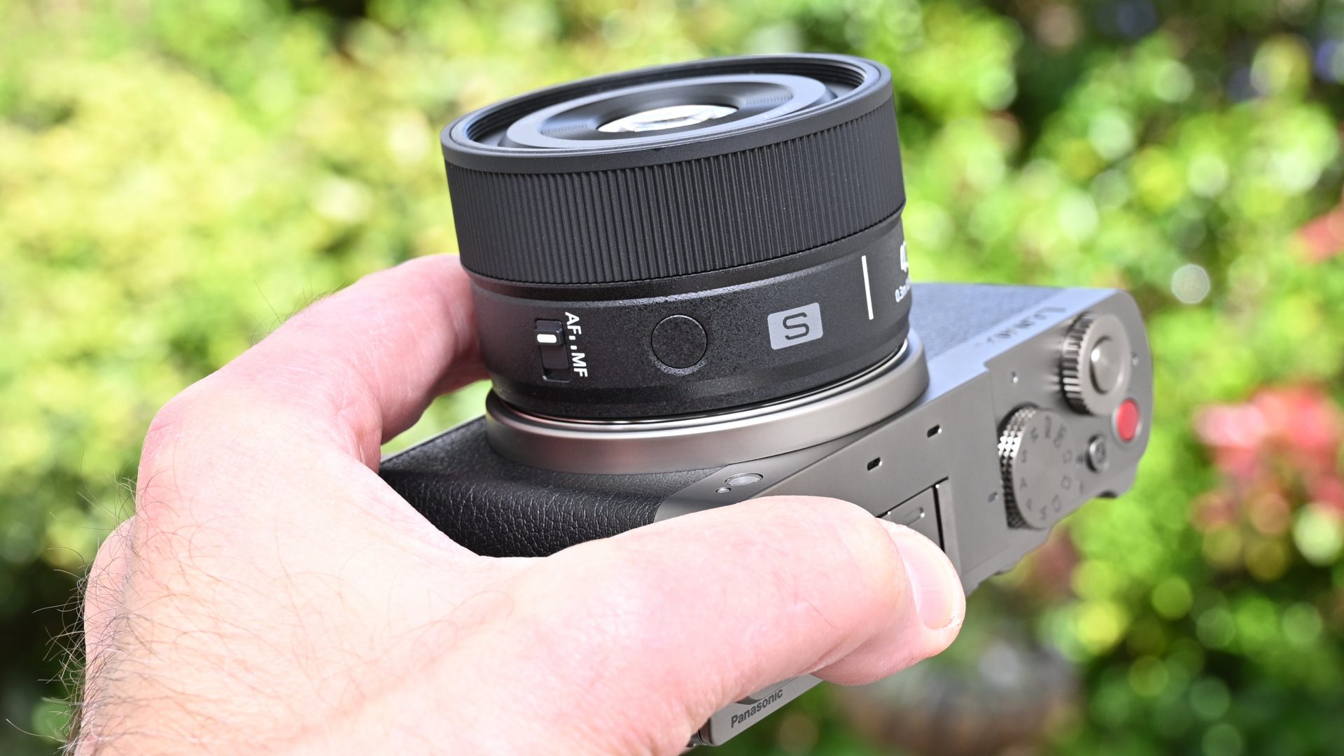 Объектив Panasonic Lumix S 40mm f/2: лёгкий хит | DGL.RU