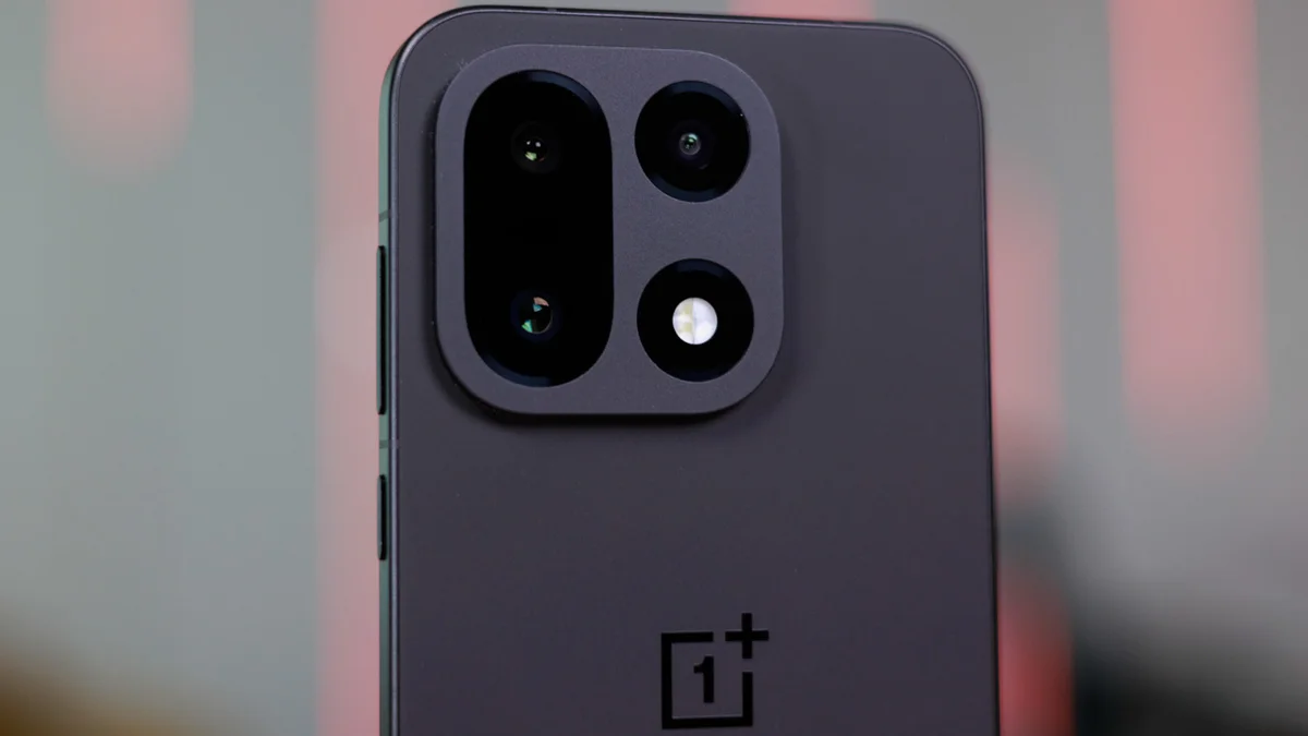 OnePlus спасла смартфоны от превращения в кирпичи: обновления OxygenOS снова доступны
