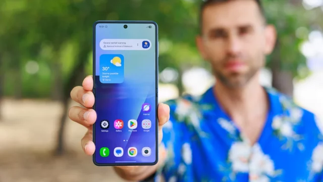 Стоит ли брать Смартфон Samsung Galaxy Z Fold? | DGL.RU