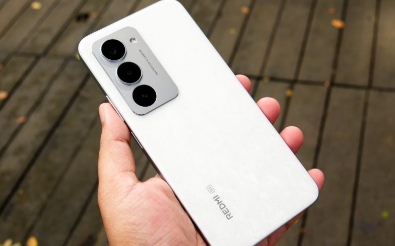 Redmi 17 докажет, что ваши дорогие смартфоны ничего не могут без розетки картинка Redmi 17 докажет, что ваши дорогие смартфоны ничего не могут без розетки