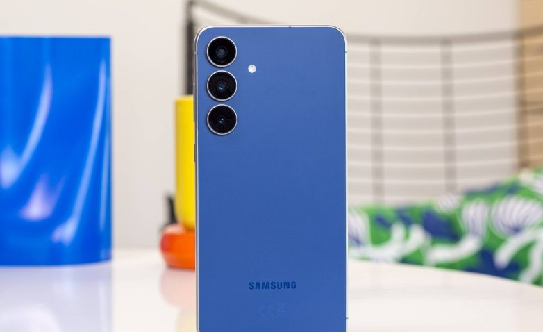 Флагманы подождут: почему Samsung тайно пилит One UI 9 для «дешевого» Galaxy S26 FE картинка Samsung начинает тестирование One UI 9 для Galaxy S26 FE