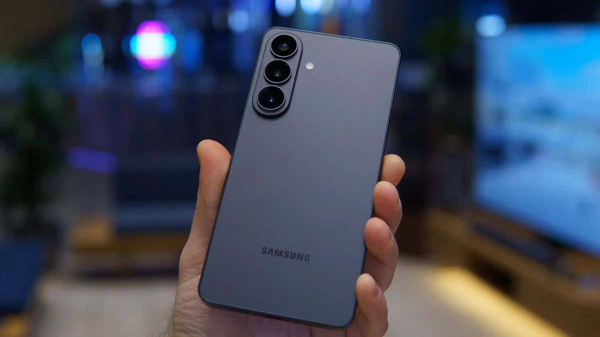 Смартфон Samsung Galaxy S26 Plus: брать или нет? | DGL.RU