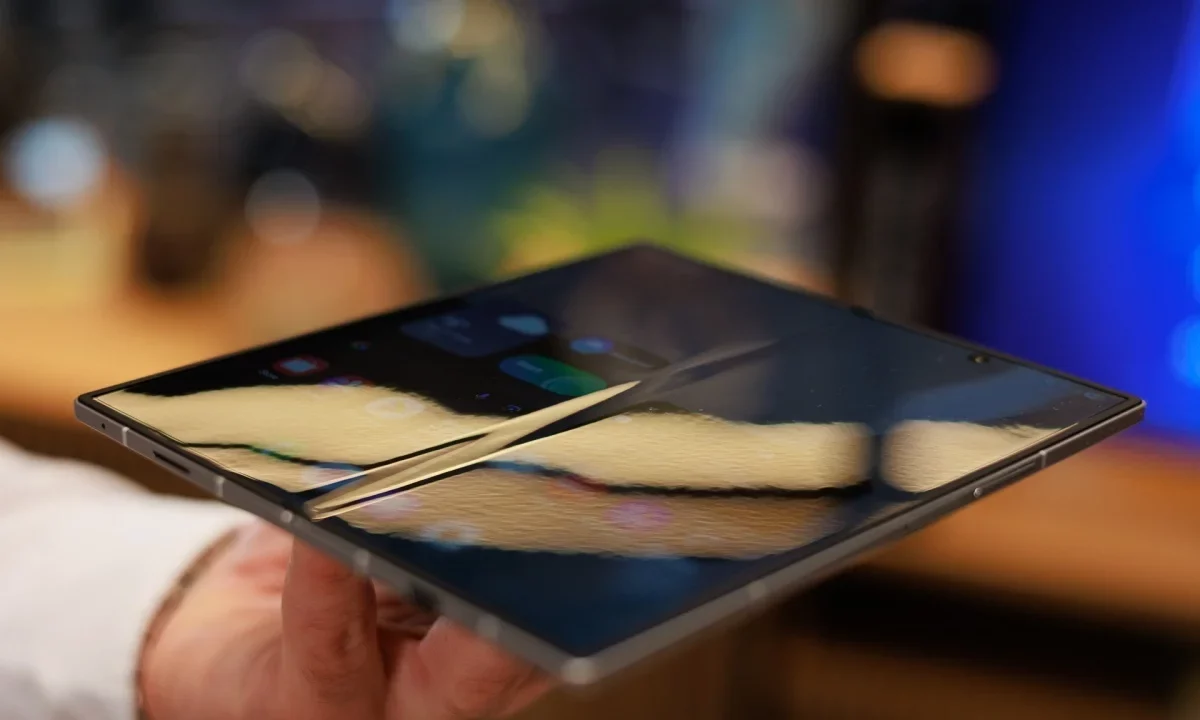 Samsung Galaxy Z Fold 8: стоит ли покупать? | DGL.RU