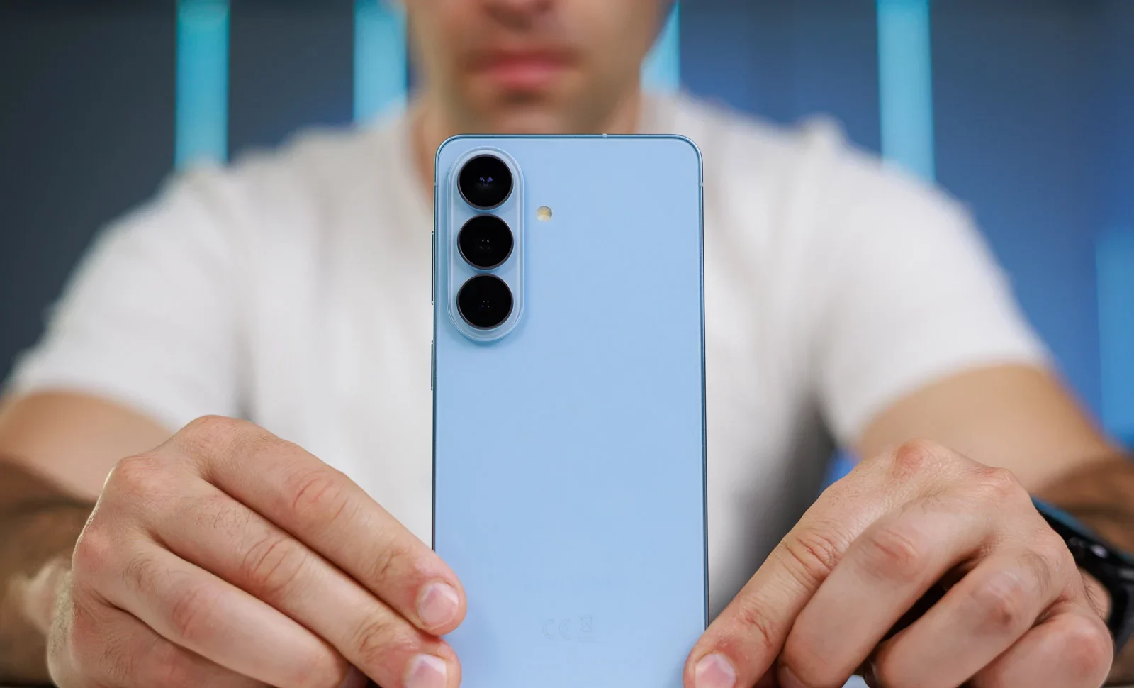 Samsung экономит на Galaxy S27: почему новый флагман может получить китайский экран и другой процессор картинка Samsung Galaxy S27: стоит ли брать новинку? | DGL.RU