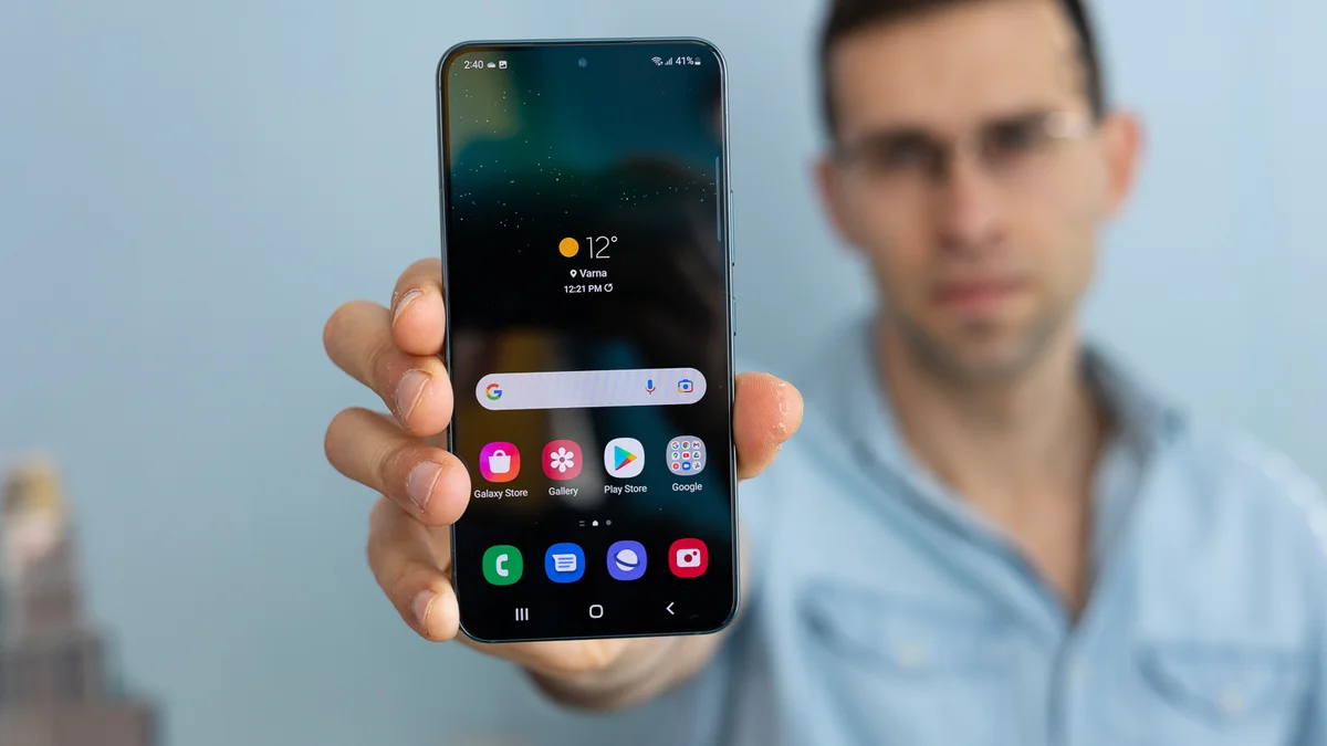 Samsung все-таки не убивает свое приложение сообщений: для кого сохранят старый мессенджер