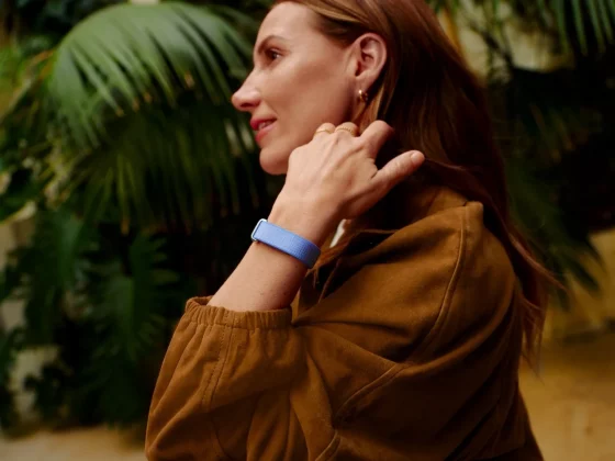 Фитнес-трекер Fitbit Air: гаджет без экрана | DGL.RU