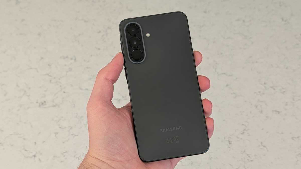 Смартфон Galaxy A37 разочаровал апгрейдом | DGL.RU