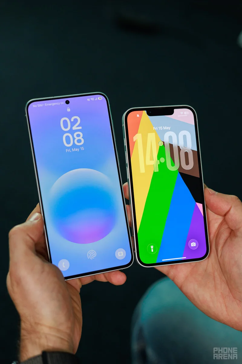 Galaxy A57 против iPhone 17e: Samsung преуспела в дизайне, но Apple лидирует в важной области картинка Смартфон Galaxy A57 удивил в битве с iPhone 17e | DGL.RU