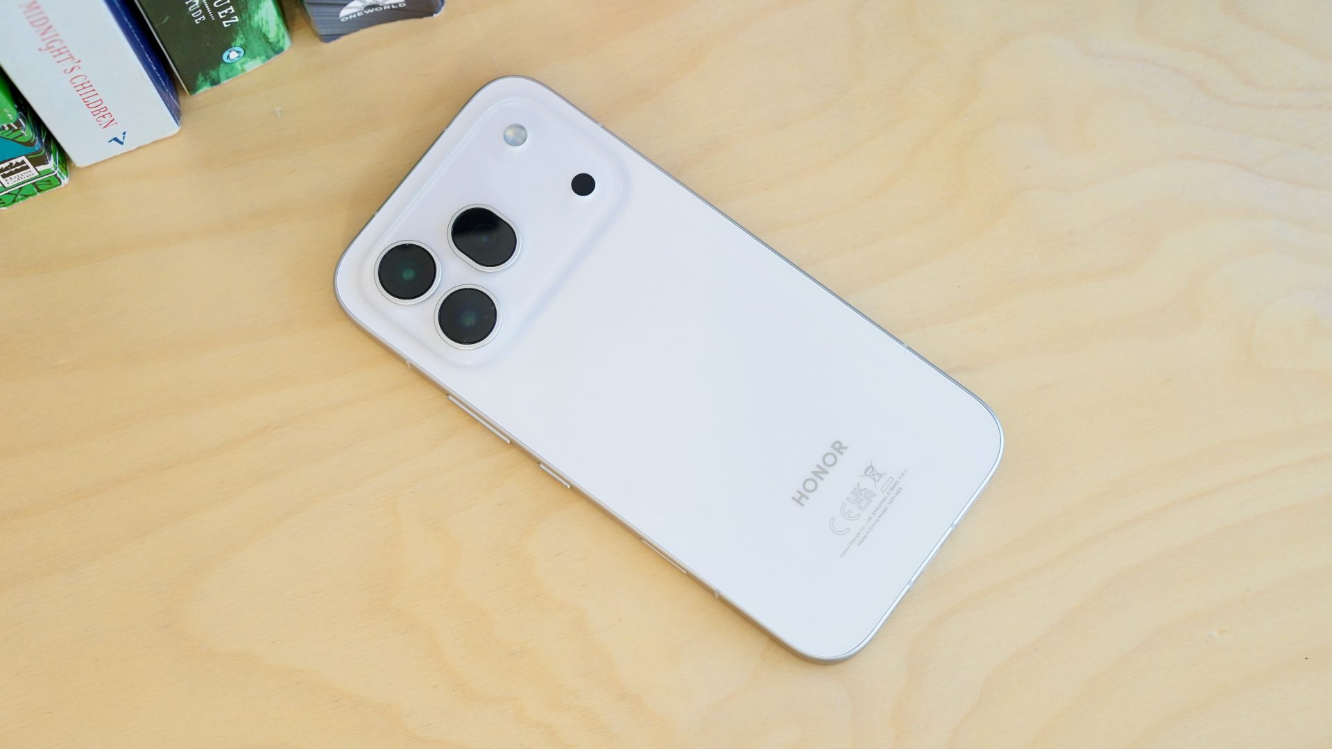 Смартфон Honor 600 Pro копирует iPhone | DGL.RU
