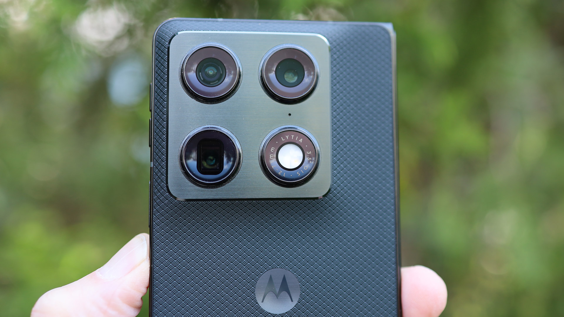 Смартфон Motorola Razr Fold: всё об экране | DGL.RU