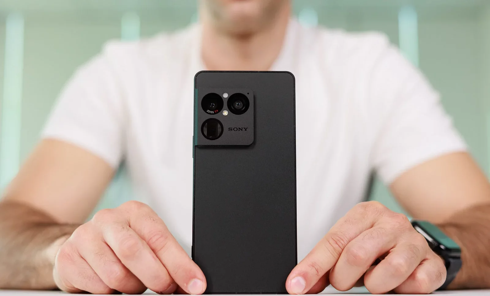 Обзор Sony Xperia 1 VIII: функции, которые упразднили в iPhone и Galaxy