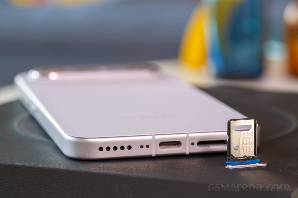 Обзор vivo X300 FE: ставка на повседневный комфорт картинка Смартфон vivo X300 FE удивил камерами ZEISS | DGL.RU