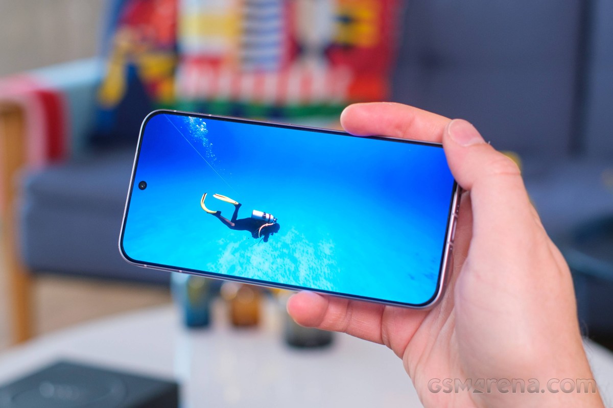 Обзор vivo X300 FE: ставка на повседневный комфорт картинка Смартфон vivo X300 FE удивил камерами ZEISS | DGL.RU