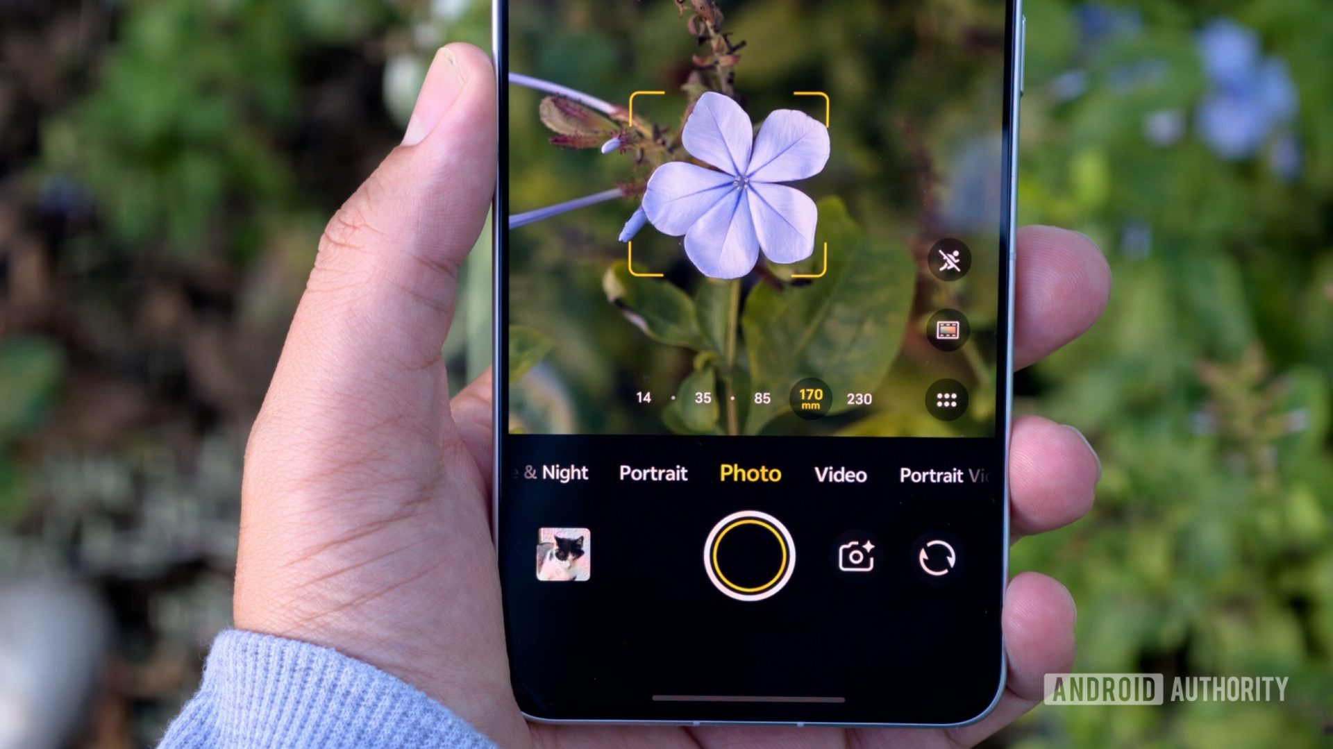 Обзор vivo X300 Ultra - фанатам мобильной фотографии посвящается картинка Смартфон vivo X300 Ultra: ставка на камеру 200 Мп | DGL.RU